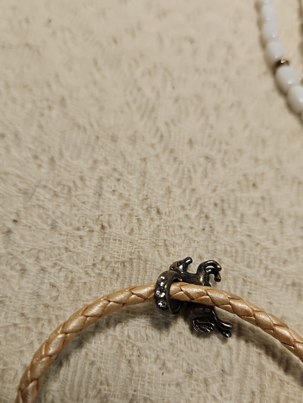 CHAMILIA Beige Braided Leather Bracelet with Horse Charm - Picture 4 of 4